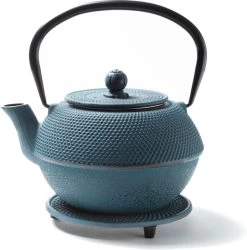 Tealøv THEE SET 1,1 LITER GIETIJZER | COMPLETE SET IN GESCHENKDOOS | Gietijzeren Theepot Met Roestvrijstalen Zeef, Gietijzeren Theekopjes En Onderzetter | In Authentiek Japanse Stijl | Arare Blauw -Keuken Verkoop 1187x1200 2