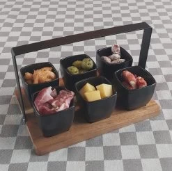 Mica Decorations - Luxe Tapas Set - 6 Zwarte Tapas Schaaltjes Op Houten Tapasplank - Servies - Borrelplank Olijfhout -Keuken Verkoop 1200x1197 16