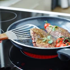 GreenPan Cambridge Hapjespan Met Deksel 24cm - Zwart - Inductie - PFAS-vrij -Keuken Verkoop 1200x1199 2