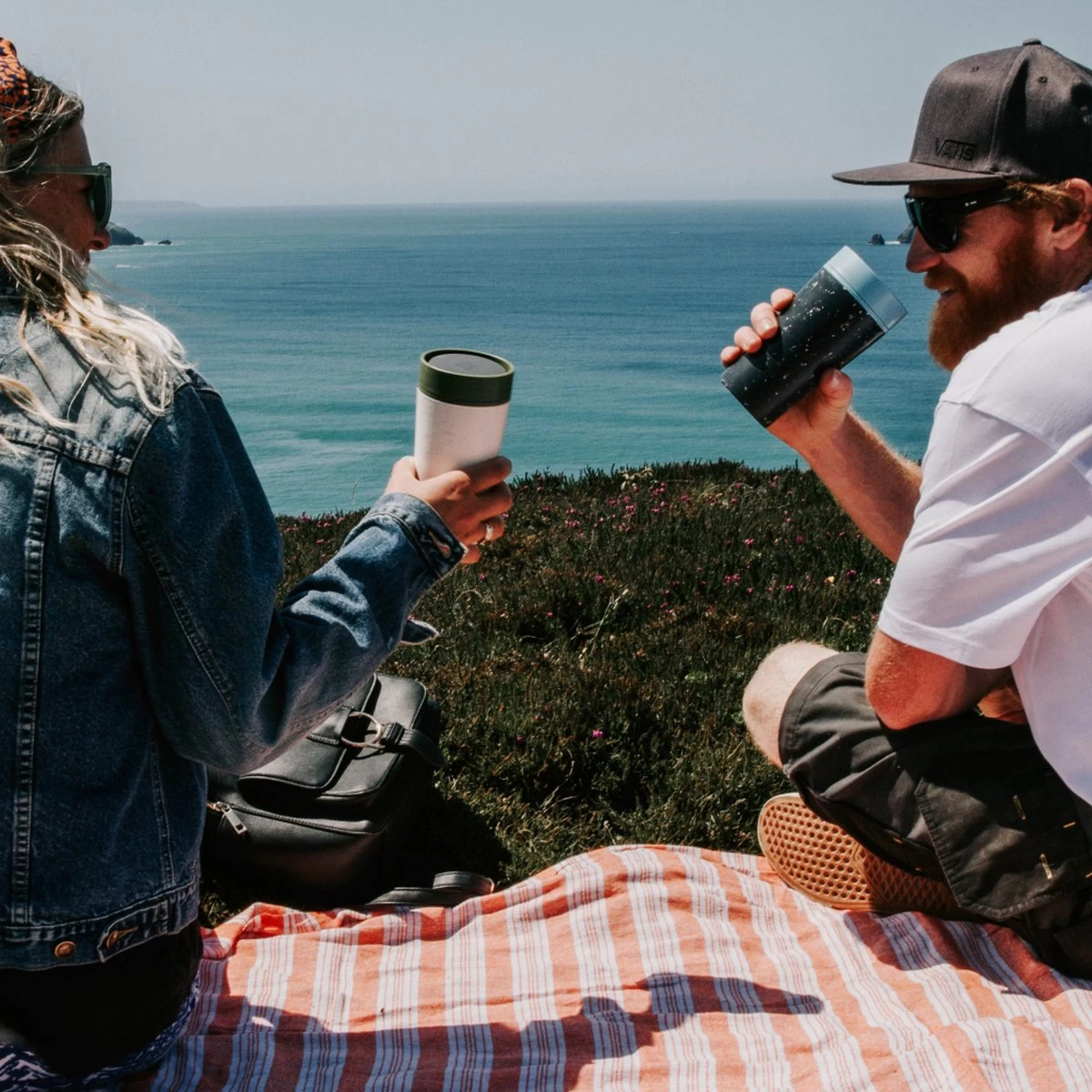 Circular&Co. Herbruikbare To Go Koffiebeker (rCUP) Crème/groen 12oz/340ml 13 Circular&Co. Herbruikbare To Go Koffiebeker (rCUP) Crème/groen 12oz/340ml - Afbeelding 11