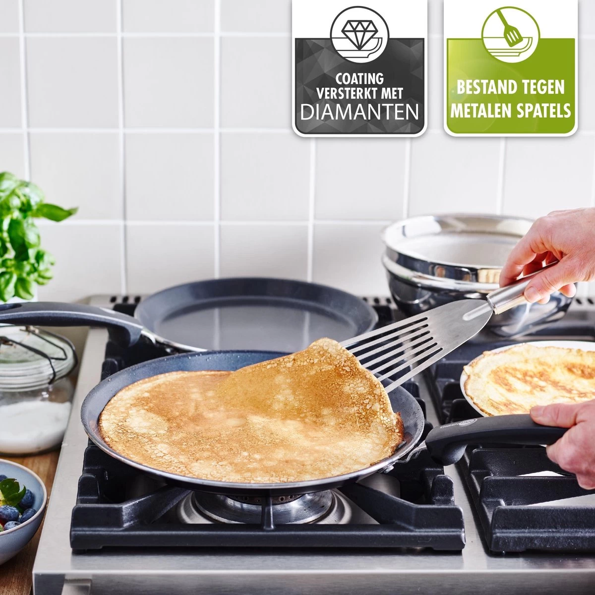 GreenPan Essentials Pannenkoekenpan 24cm - Zwart - Inductie - PFAS-vrij 13 GreenPan Essentials Pannenkoekenpan 24cm - Zwart - Inductie - PFAS-vrij - Afbeelding 11
