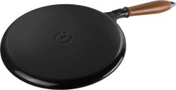 Staub Flensjespan - Houten Steel - 28 Cm - Zwart 9 Staub Flensjespan - Houten Steel - 28 Cm - Zwart -Keuken Verkoop 1200x619 2