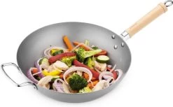 Navaris Grote Wokpan Geschikt Voor Inductie - Koolstofstalen Wok Met Twee Handvaten - Carbon Steel Wok 30 Cm Diameter - Voor Roerbak- En Wokgerechten -Keuken Verkoop 1200x743 2