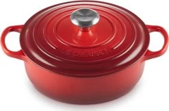 Le Creuset - Gietijzeren - Lage Braadpan - 24cm - Kersenrood -Keuken Verkoop 1200x785 2