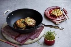 Le Creuset Wokpan - Met Steel - Les Forgées TNS - ø 26 Cm / 3.4 Liter - Standaard Anti-aanbaklaag -Keuken Verkoop 1200x800 50