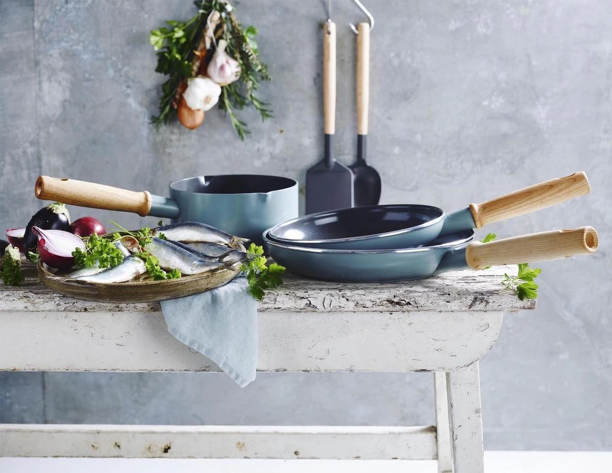 GreenPan Mayflower Pannenset - 3-delig + 2 Accessoires - Lichtblauw - Inductie - PFAS-vrij 4 GreenPan Mayflower Pannenset - 3-delig + 2 Accessoires - Lichtblauw - Inductie - PFAS-vrij - Afbeelding 2